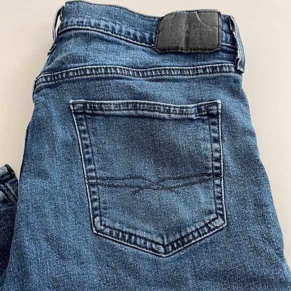 Levi Strauss & Co 567 Athletic Men medium wash distressed jeans- 34 - Picture 2 of 11